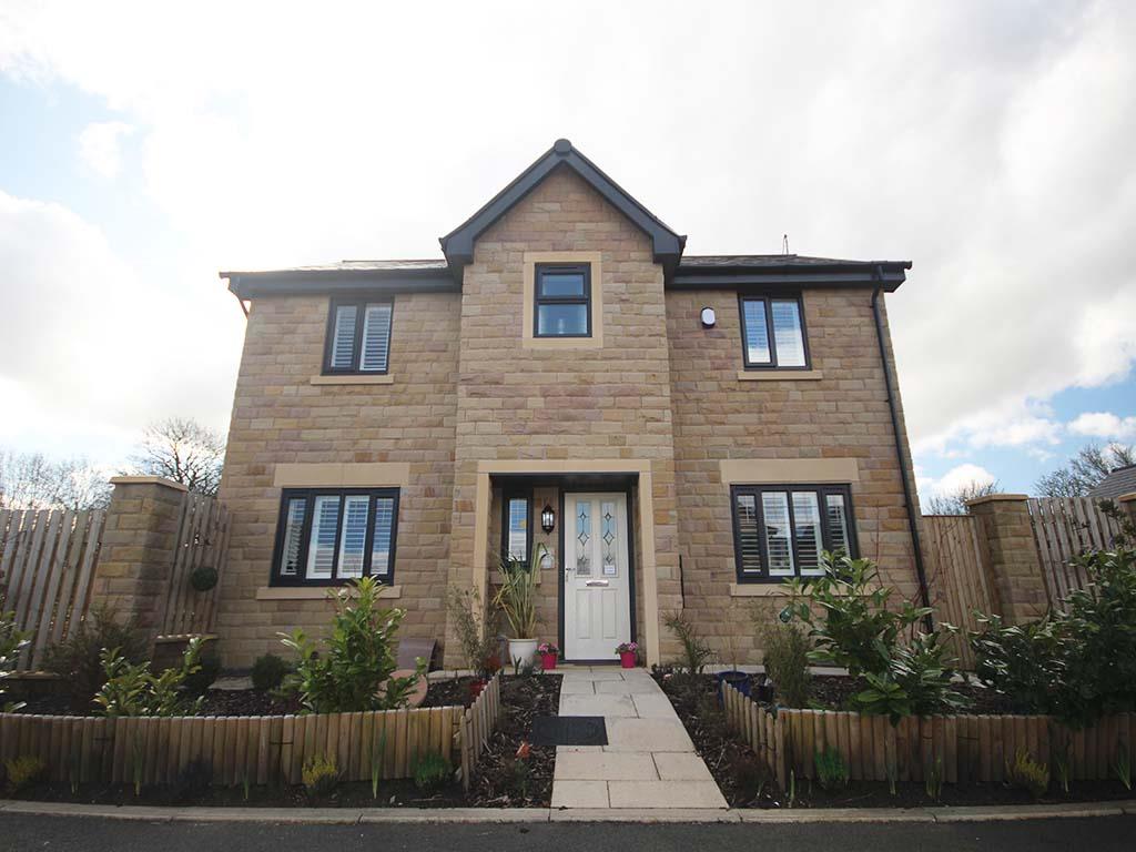4 bedroom detached house For Sale in Salterforth - Main Image